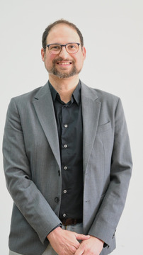 prof. dr Daniel Bochsler
