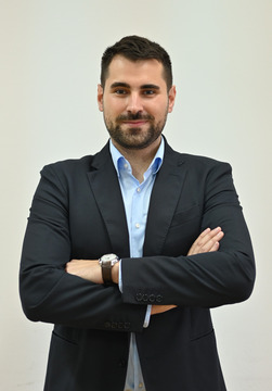 doc. dr Strahinja Obrenović