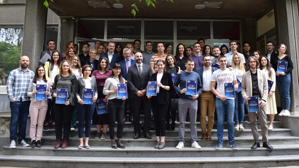 Dodeljeni sertifikati polaznicima Akademije za političku edukaciju