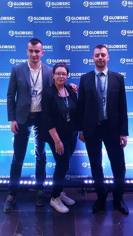 Dobitnici nagrade dr Predrag Simić za 2019. godinu učestvovali na prestižnom bezbednosnom forumu "GLOBSEC" u Bratislavi