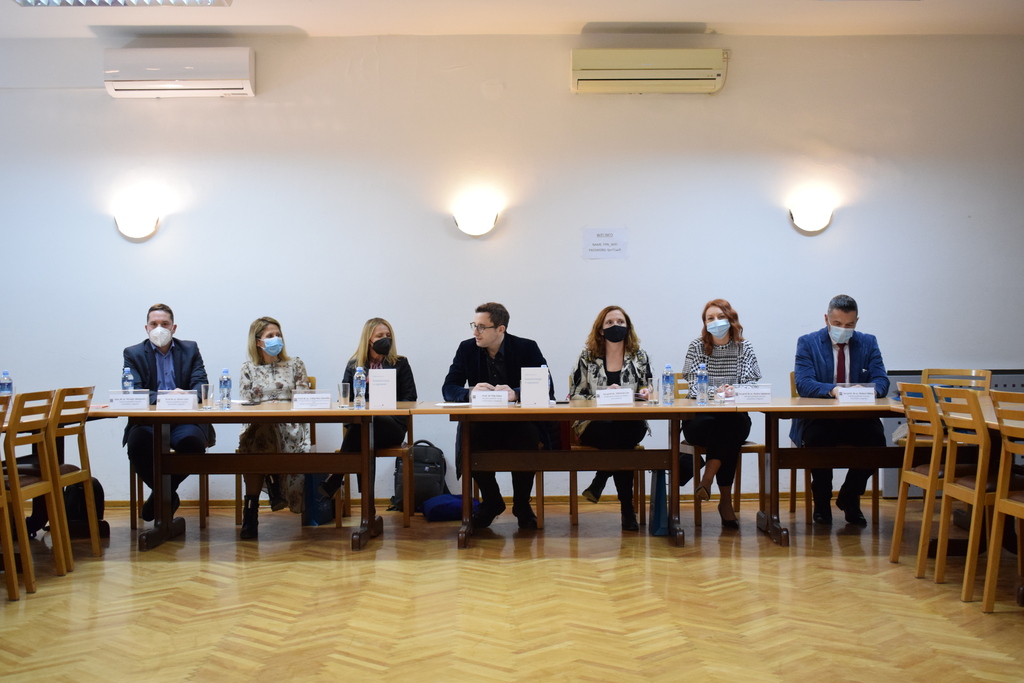 Представљена књига „Комуницирање о сигурности и креирање простора у умреженом свијету“