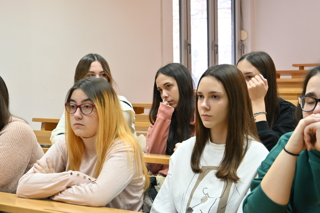 Učenici Sedme beogradske gimnazije posetili Fakultet političkih nauka
