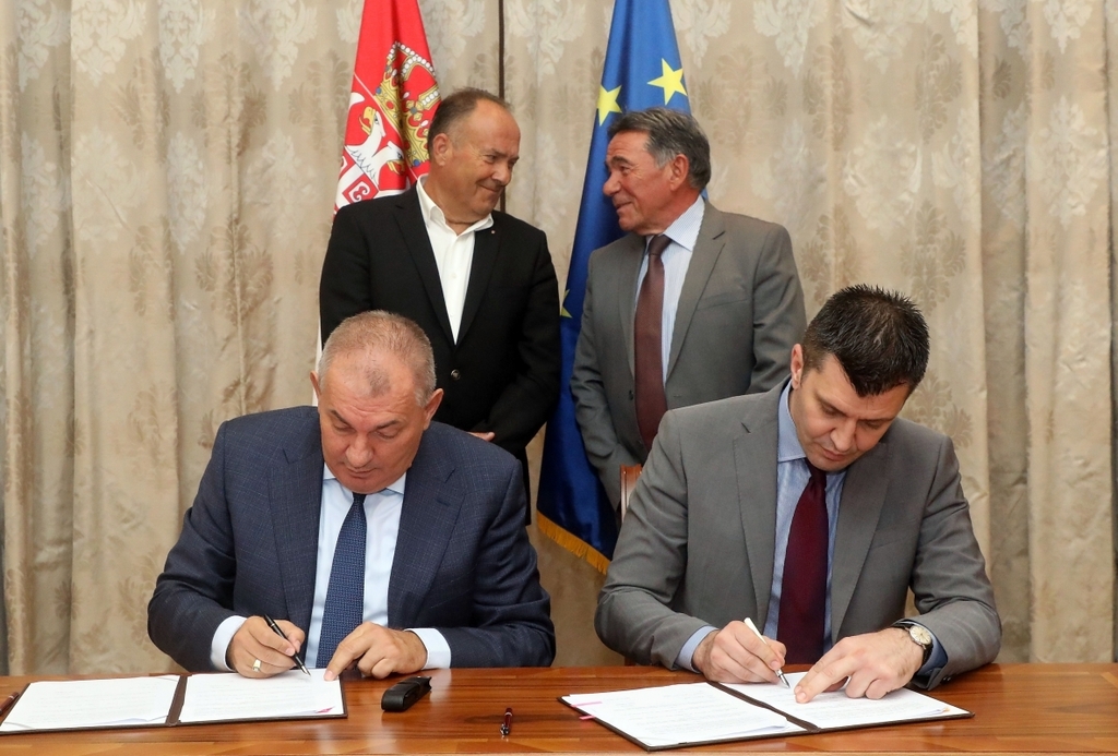 30 STUDENATA  NA VOLONTIRANJU U MINISTARSTVU ZA RAD, ZAPOŠLJAVANJE I BORAČKA I SOCIJALNA PITANJA I INSTITUCIJAMA SOCIJALNE ZAŠTITE, DVOJE STUDENATA ZAPOSLENO U MINISTARSTVU